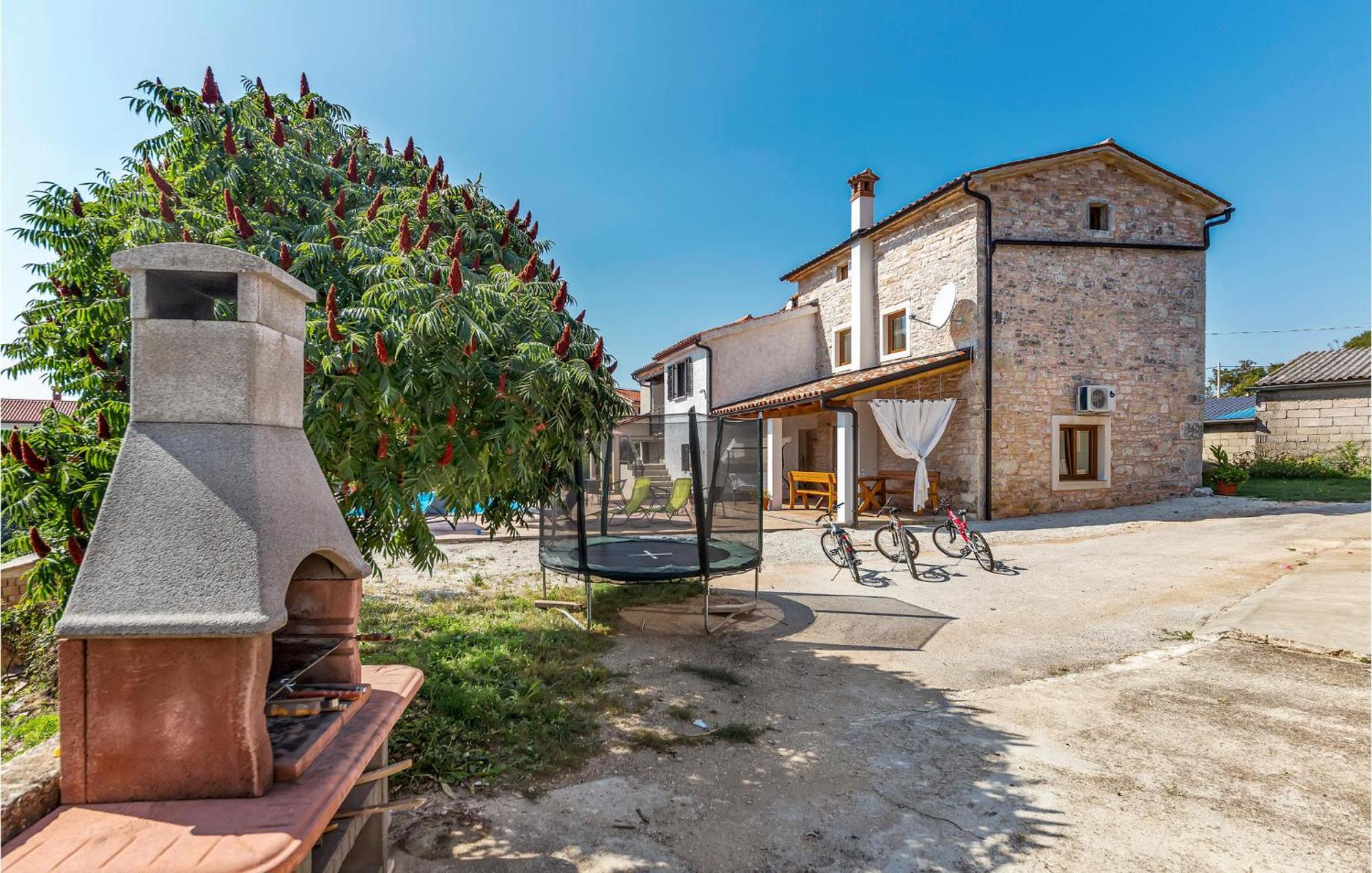 3 Bedroom Beautiful Home In Svetvincenat Luaran gambar